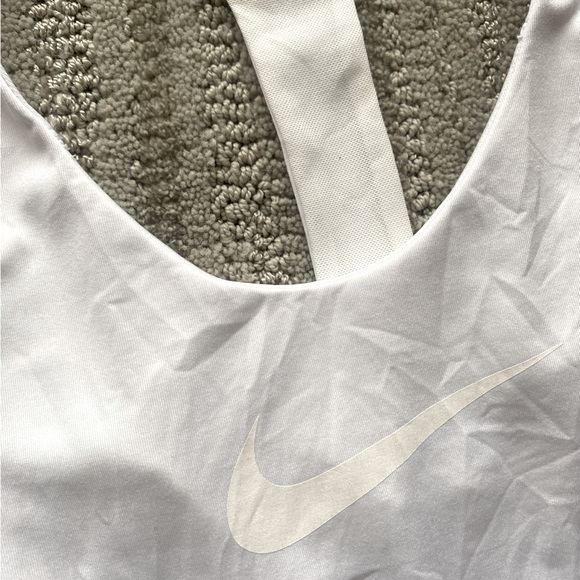 Nike activewear top - Picture 1 of 5